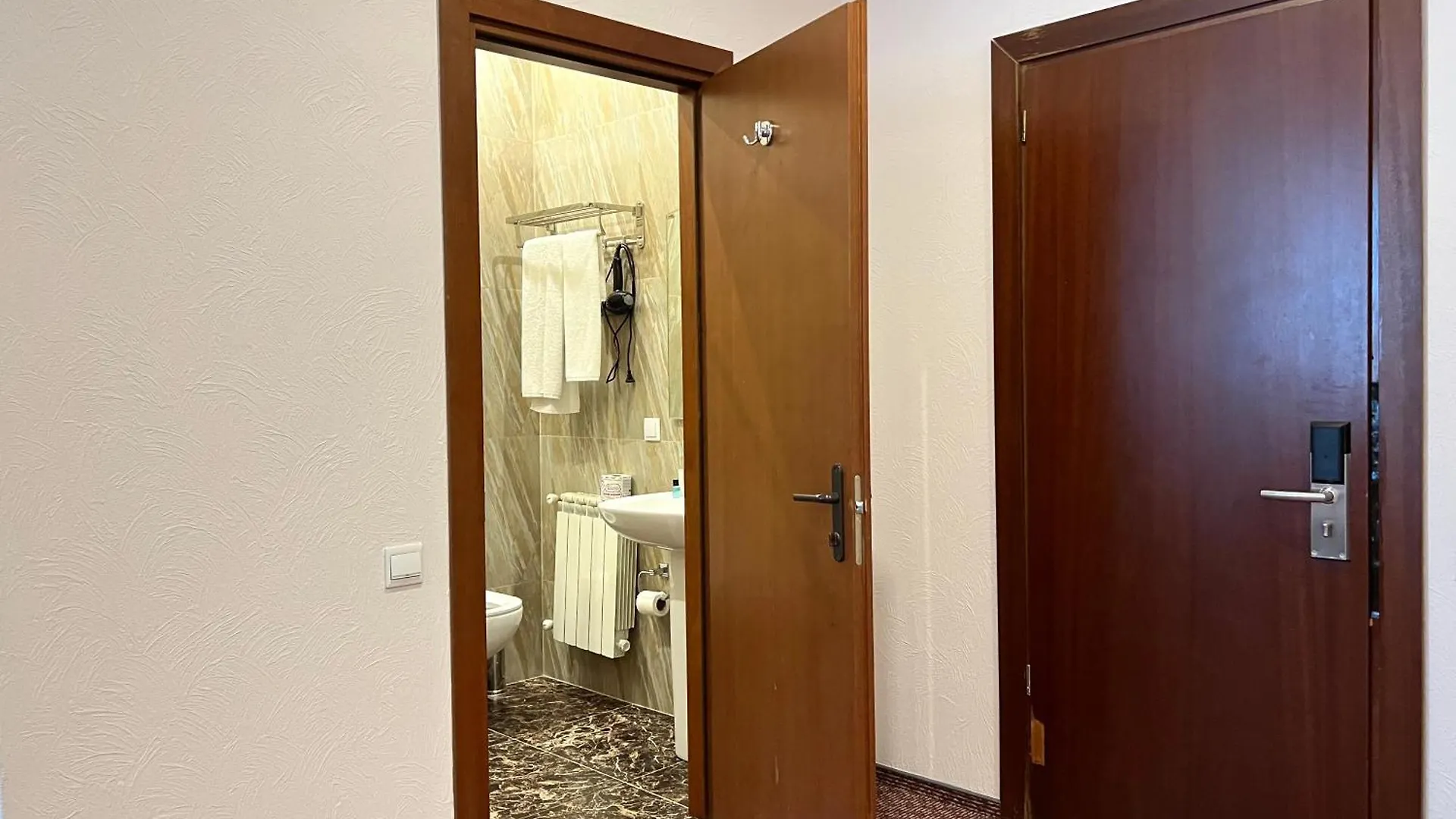 Hotel Jeppesen Residence Almaty